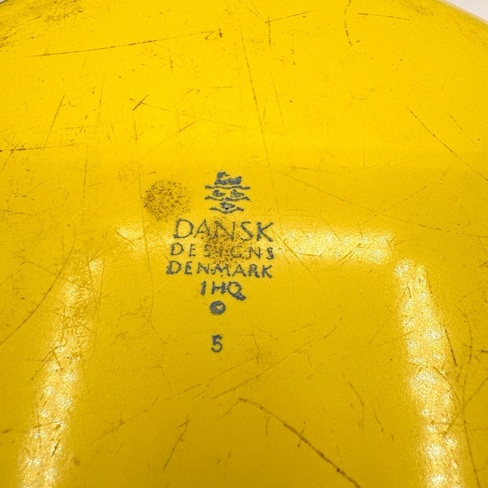 Dansk Designs Kobenstyle Yellow Enameled Dutch Oven & Lid. 2 Quart - Picture 7 of 17